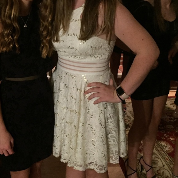 Homecoming/Formal Dress - Picture 3 of 3